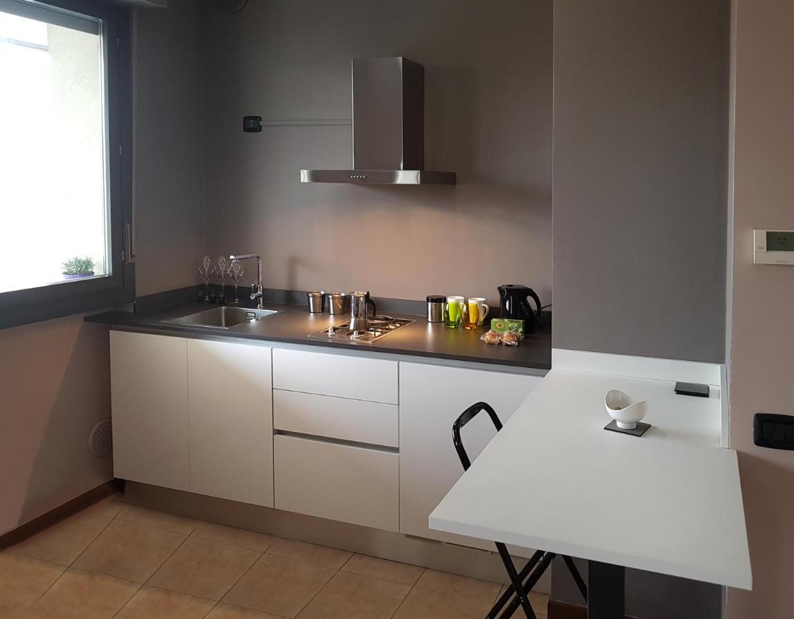 Airport Orio Studio Apartment Bergamo Bagian luar foto
