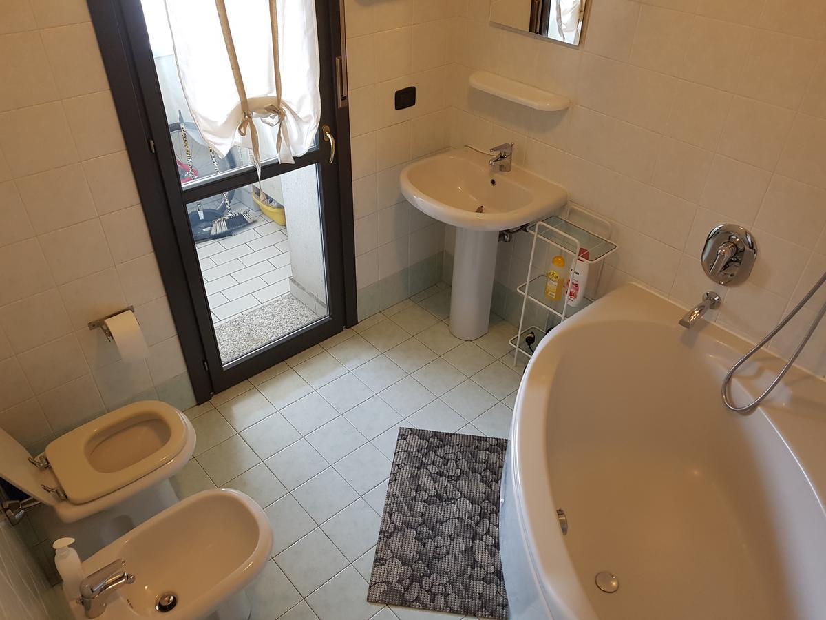 Airport Orio Studio Apartment Bergamo Bagian luar foto